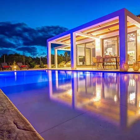 Villa Peonia By *